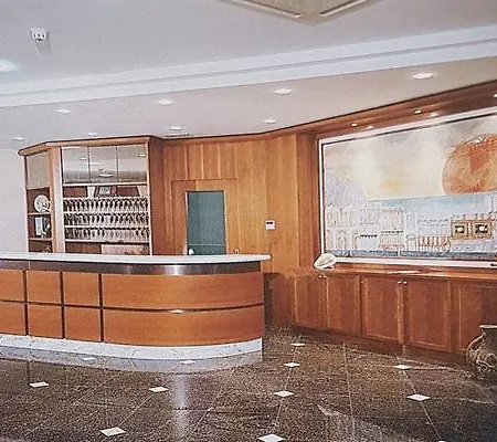 Stella Maris فندق غرادو