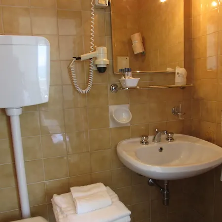 Stella Maris فندق غرادو